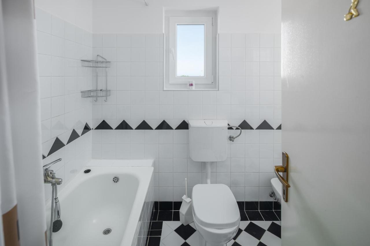 Kukci Apartment Luaran gambar