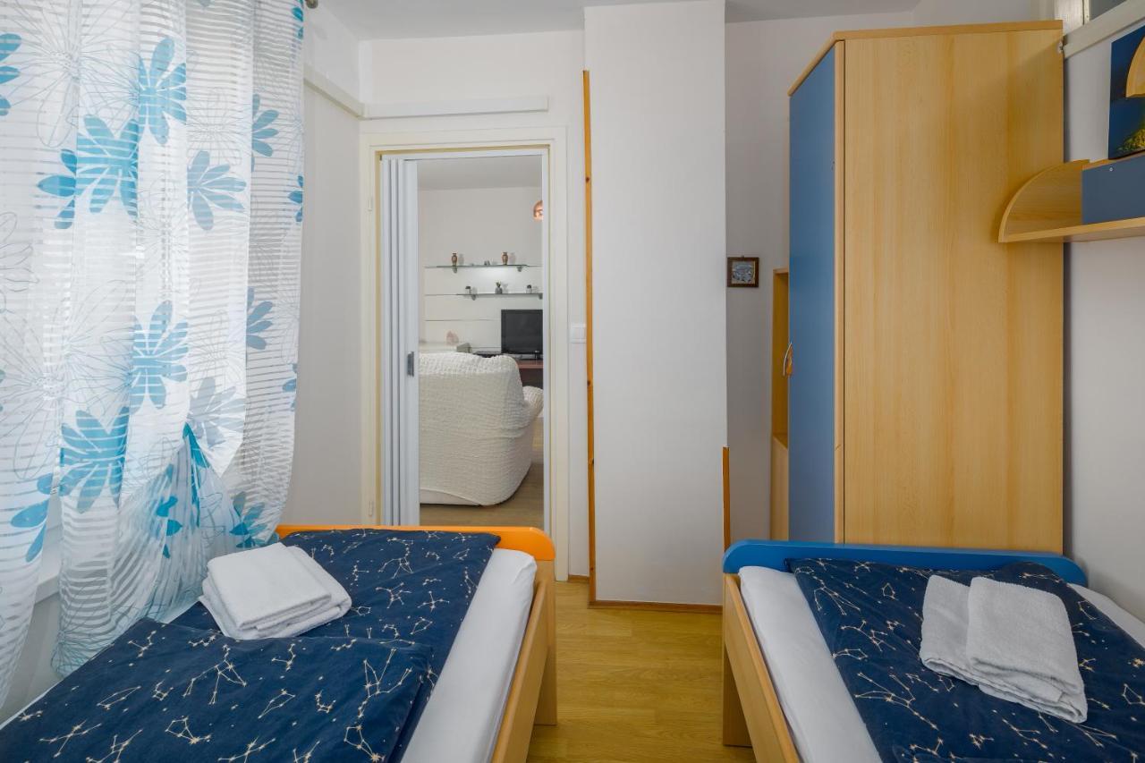 Kukci Apartment Luaran gambar