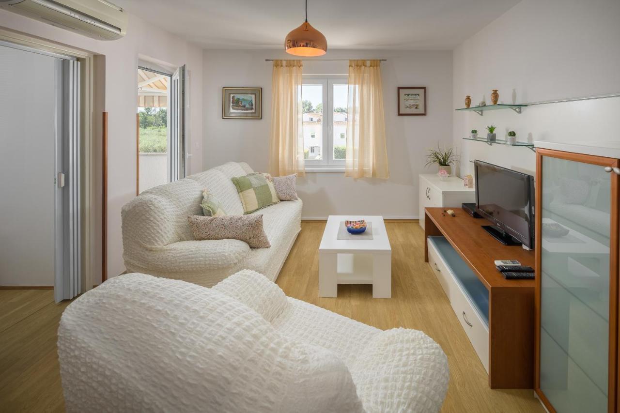 Kukci Apartment Luaran gambar